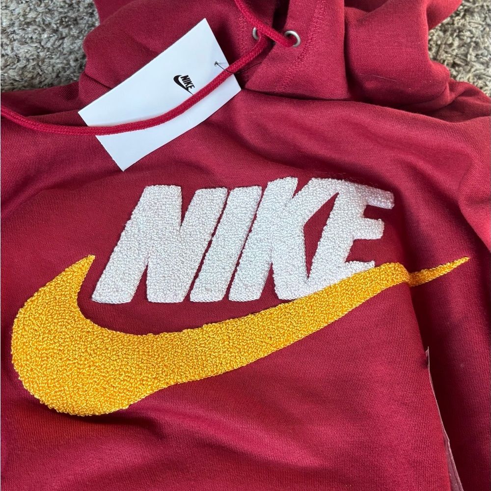 Nike Men’s Red Hoodie NWT size S - Picture 2 of 5